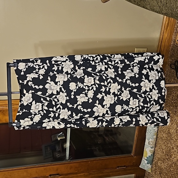 🌷Maggie Lawrence skirt - Picture 1 of 6